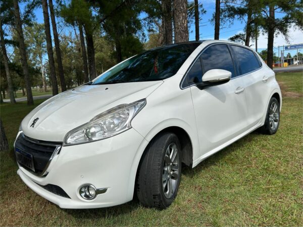 Peugeot 208 2014
