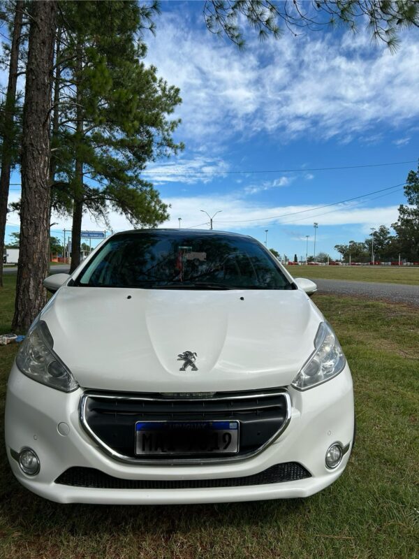 Peugeot 208 2014